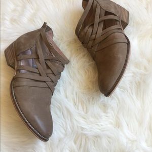 SEYCHELLES SO BLU BOOTIE🌺